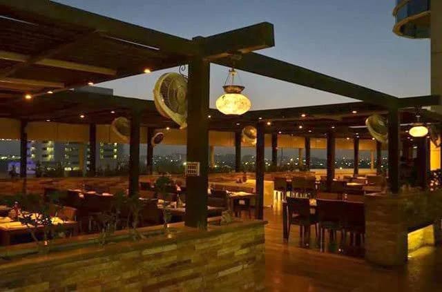 bar bq tonight main dining area